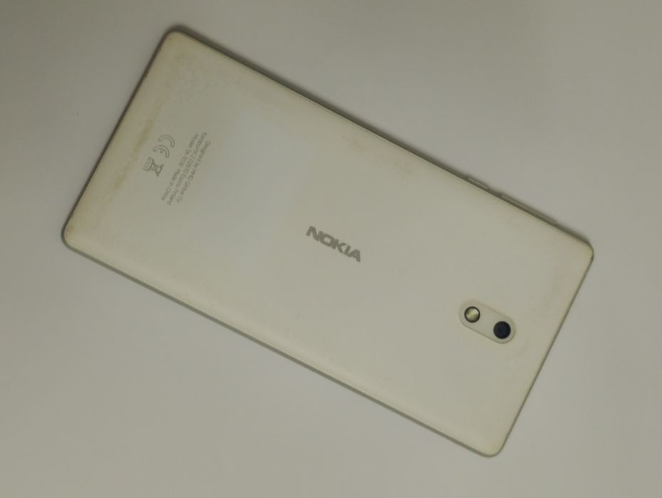 Продавам Nokia 3 бял