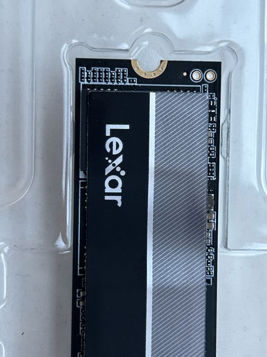 Vând ssd Lexar 512 gb produsul este nou