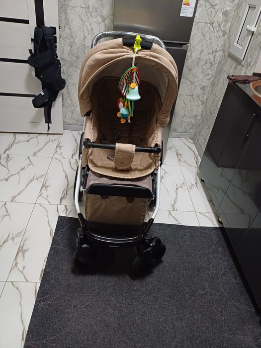 Продаётся фирменный коляска