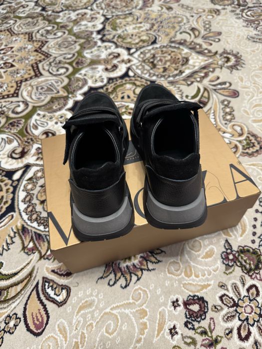 Кроссовки из натуральной кожи