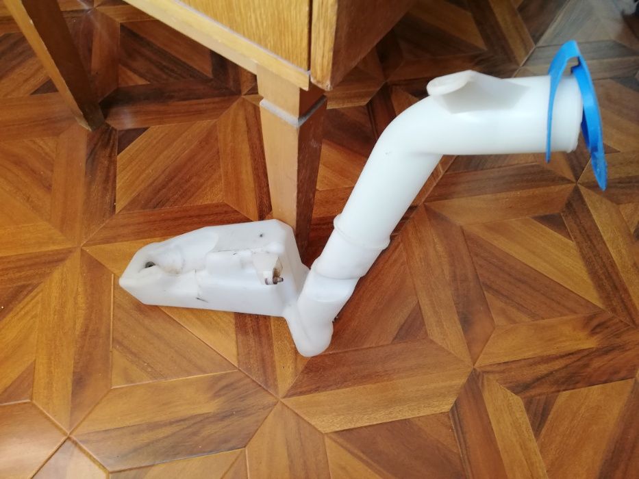 Vas spalator parbriz VW Polo 9N