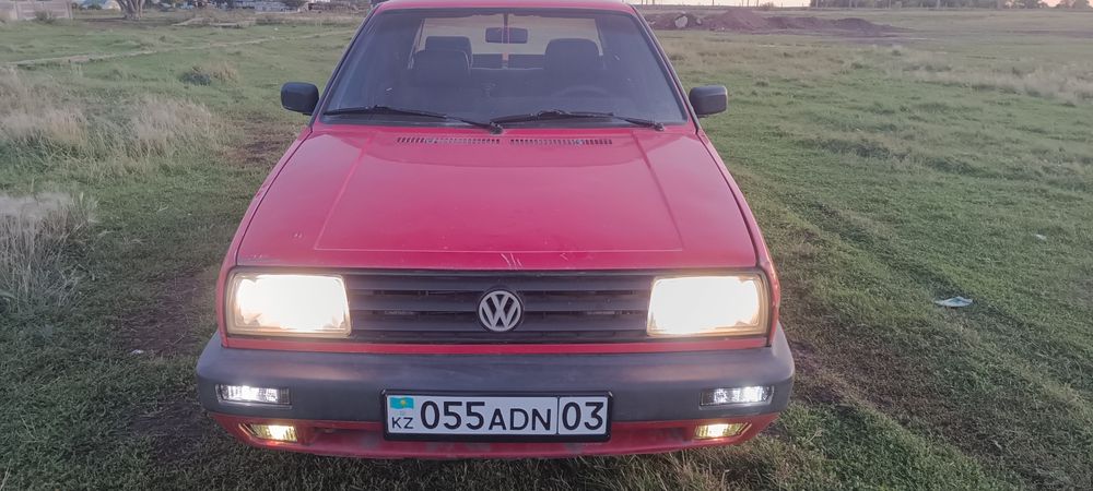 Продам джетту 2 1991 год .объем двигателя 18 моно