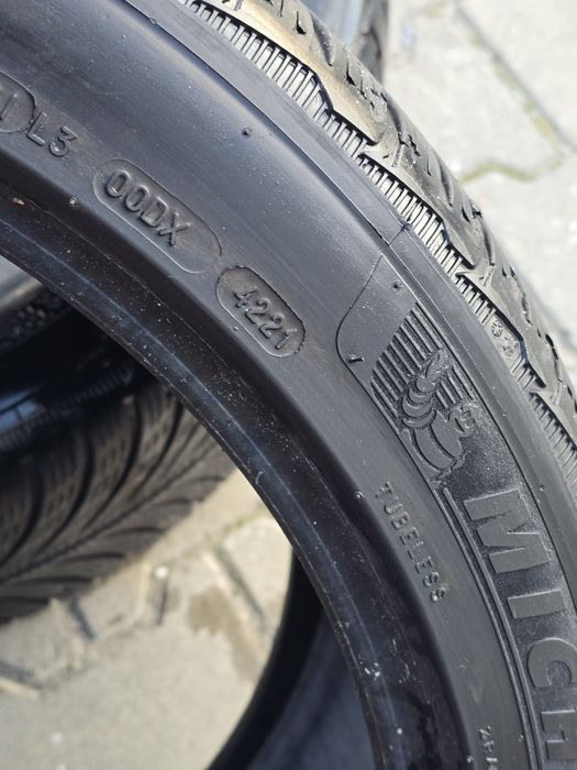 295 35 20 Michelin