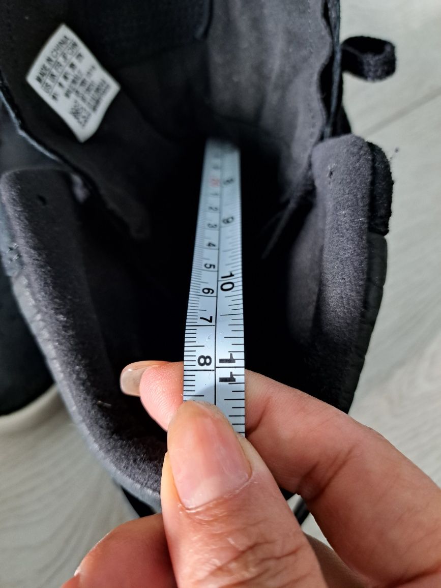 Adidasi ghete adidas tubular marimea 44 28.5 cm