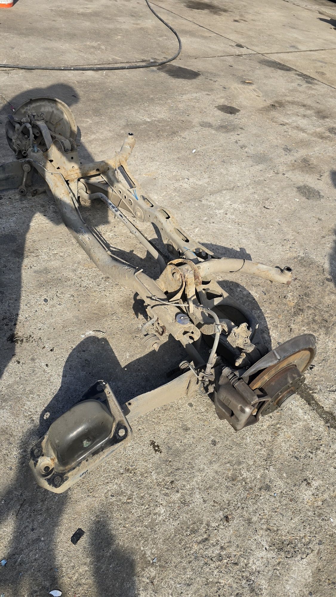 Punte spate completă Volkswagen Touran 1T1