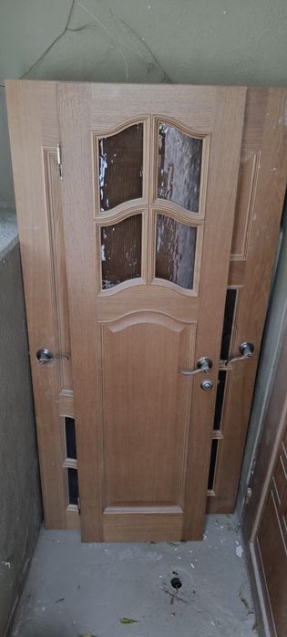 Есік сатылады мықты