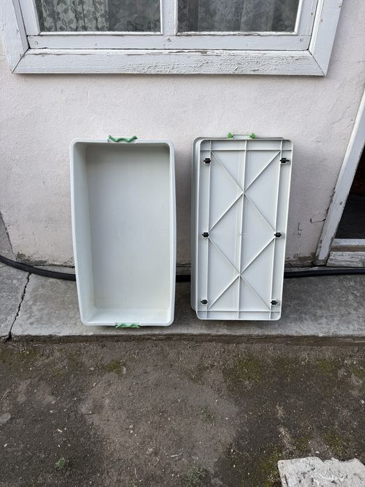 Пластиковый контейнер на колёсах