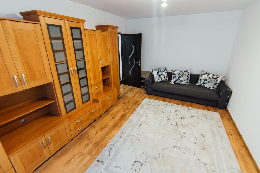 Inchiriez apartament