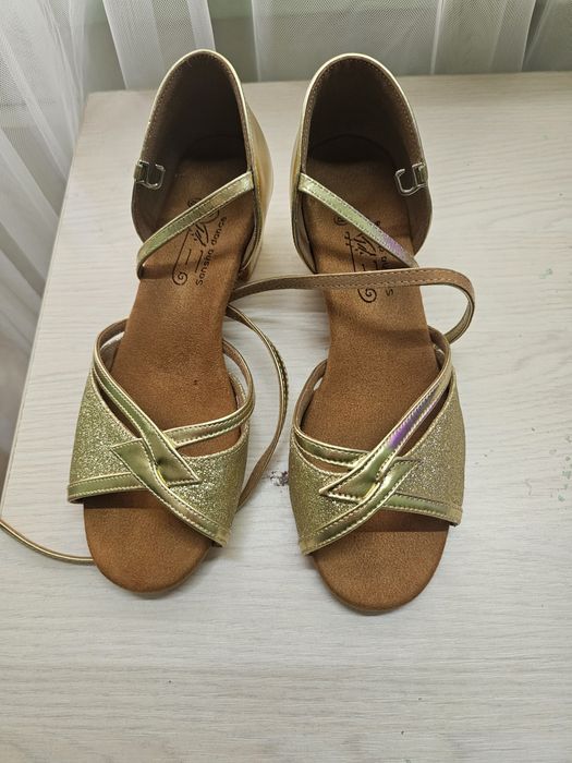 Туфли для бальных танцев