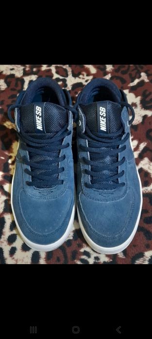 Vând urgent adidași Nike