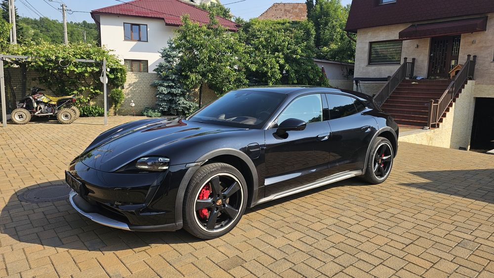 Porsche Taycan cross turismo 4S 4x4 cu Performance Battery Plus,