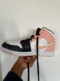 Air Jordan 1 Mid 'Crimson Tint'