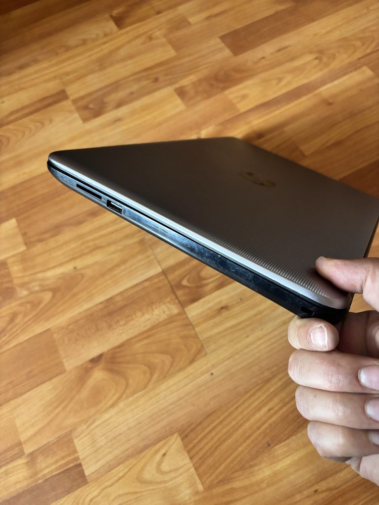 Hp 15 ultrarapid• i5 7th gen• SSD Samsung 256• 8Gb DDR4• 15,6” Full HD