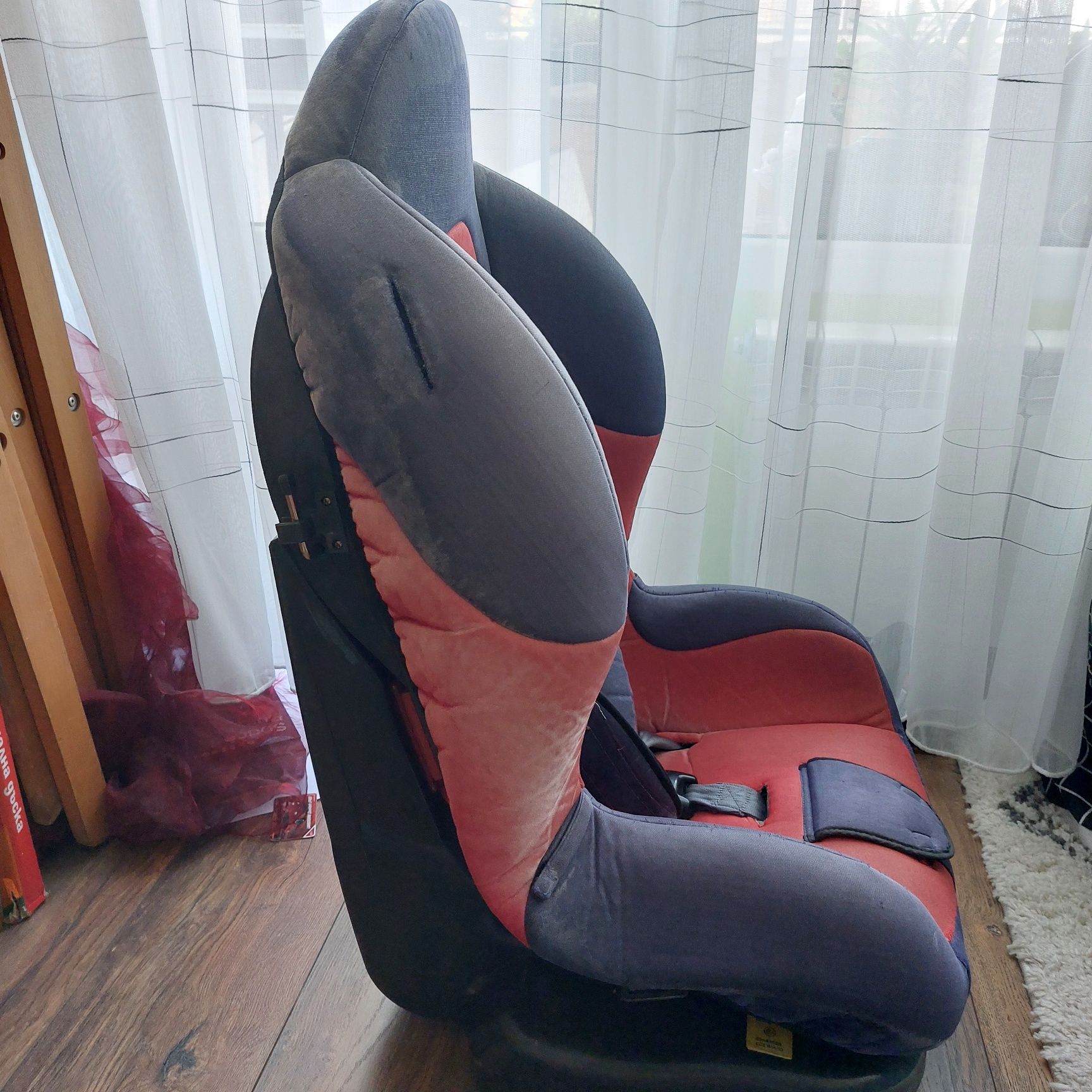 Kangaroo детско столче за кола.