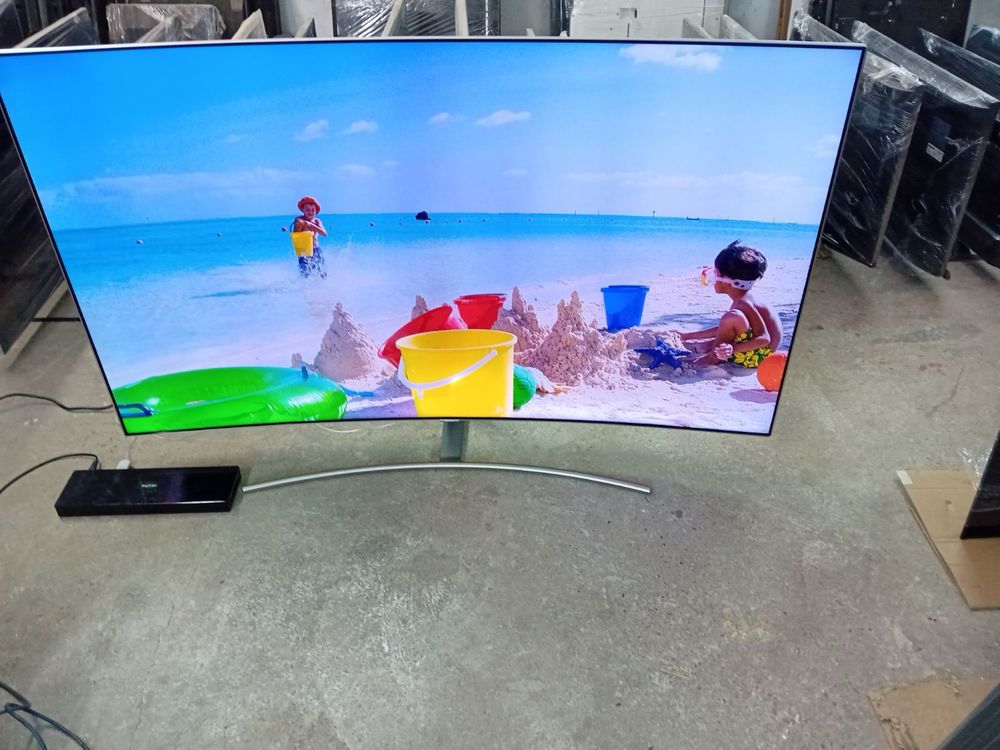 Телевизор Samsung Qled Smart 65 инча със забележка