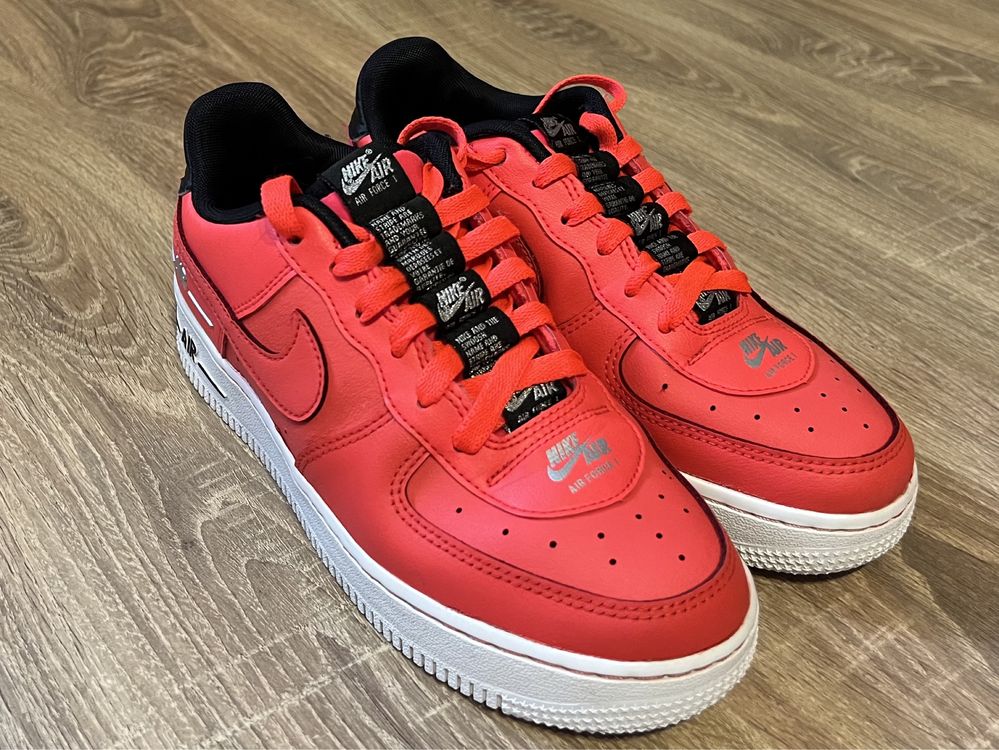 Nike Air Force 1 LV8 Laser Crimson