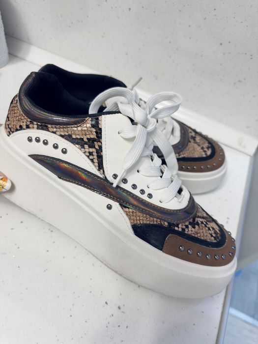 Страхотни Сникърси - Като Нови*