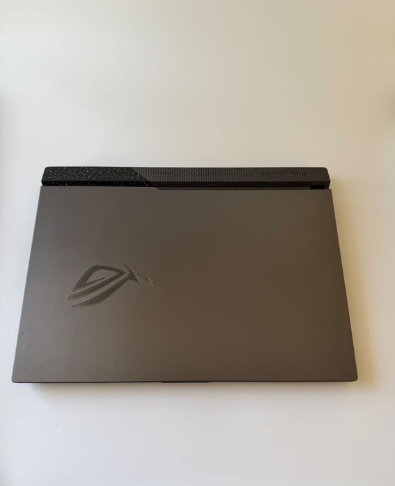 геймърски лаптоп Asus Rog Strix G513RC