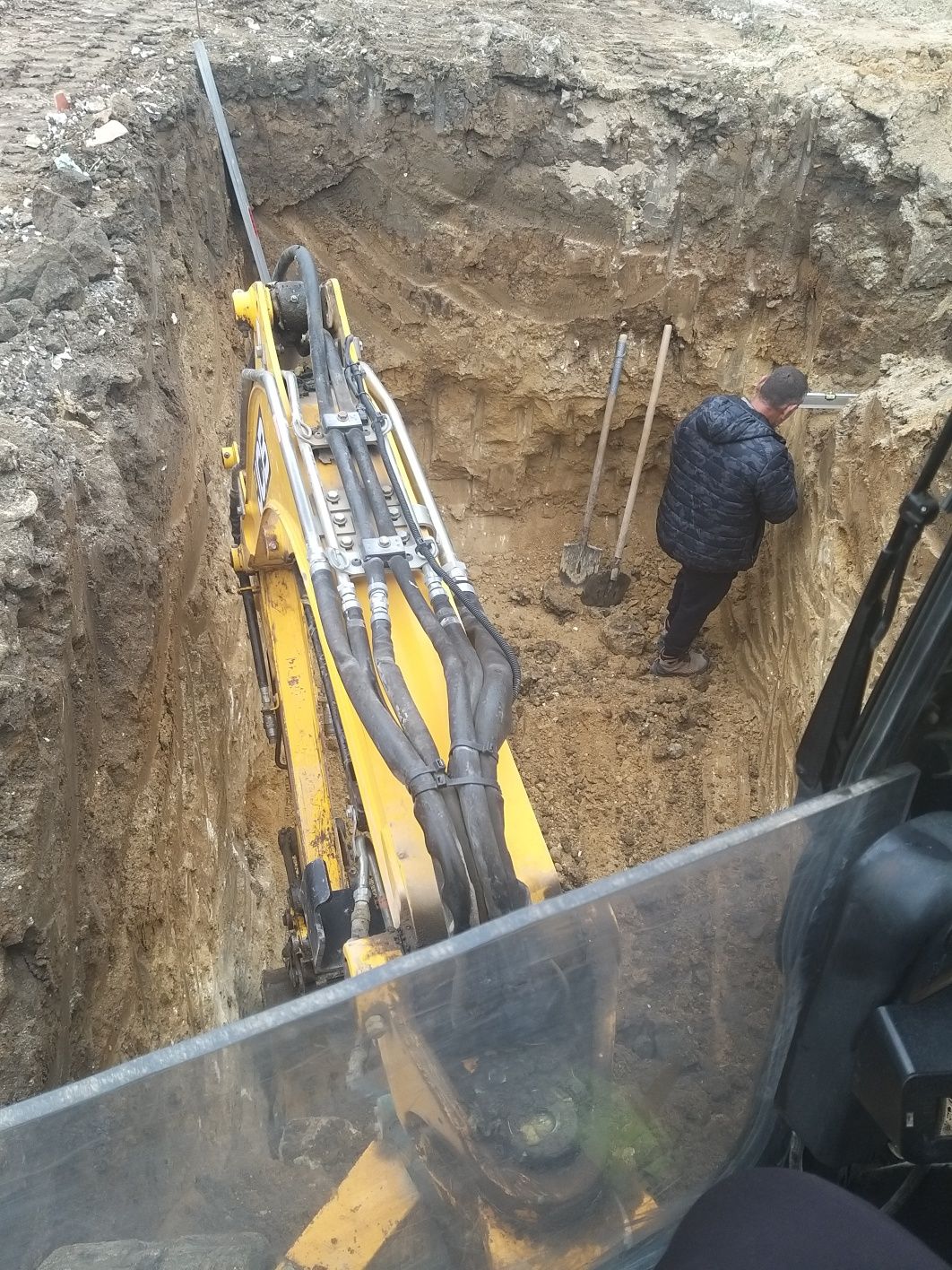Услуги с мини багер JCB
