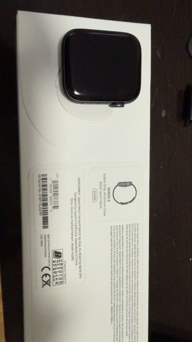 Aplle watch 6 44 mm space gray aluminum case