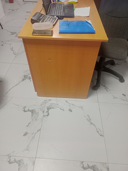 Продам офисные столы