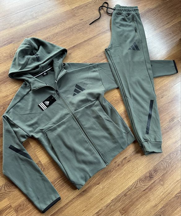 Мъжки,памучен,масленозелен екип Adidas