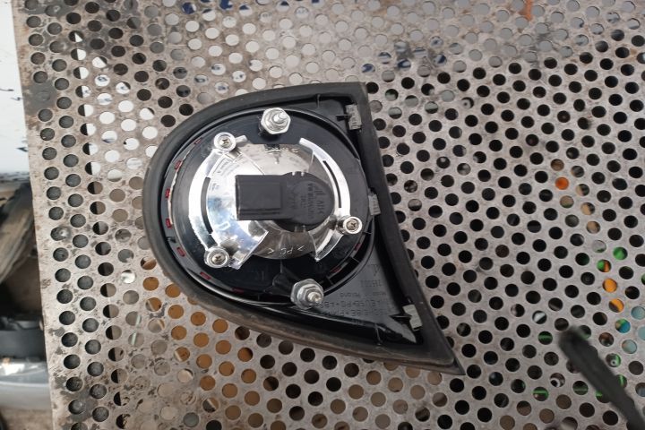 Lampa stop dreapta pe hayon Volkswagen VW Golf 5  [din 2003 pana  2009] seria Hatchback 5-usi 1.4 M