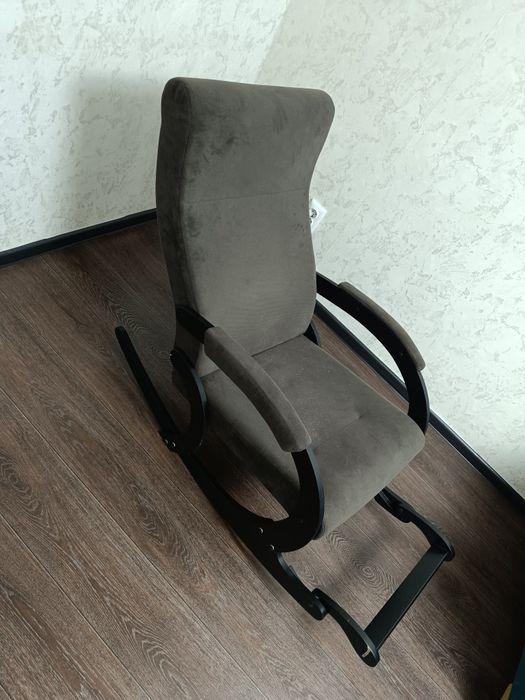 Кресло-качалка в отличном состоянии