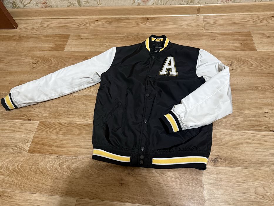 Продам куртку в идеальном состоянии