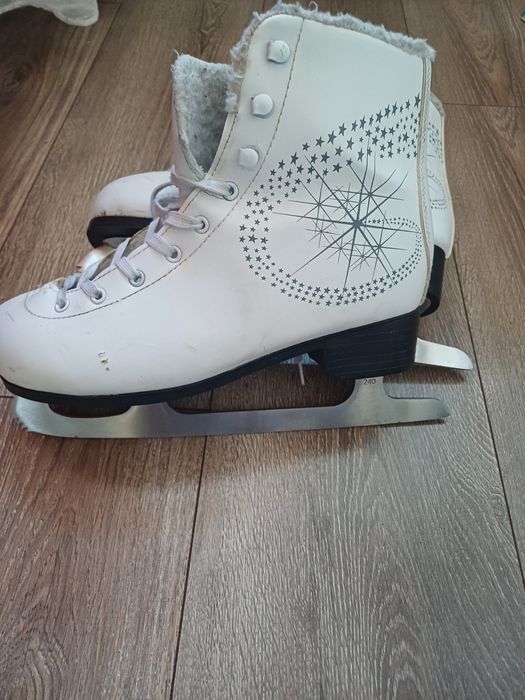 Коньки б/у. В хорошем состоянии