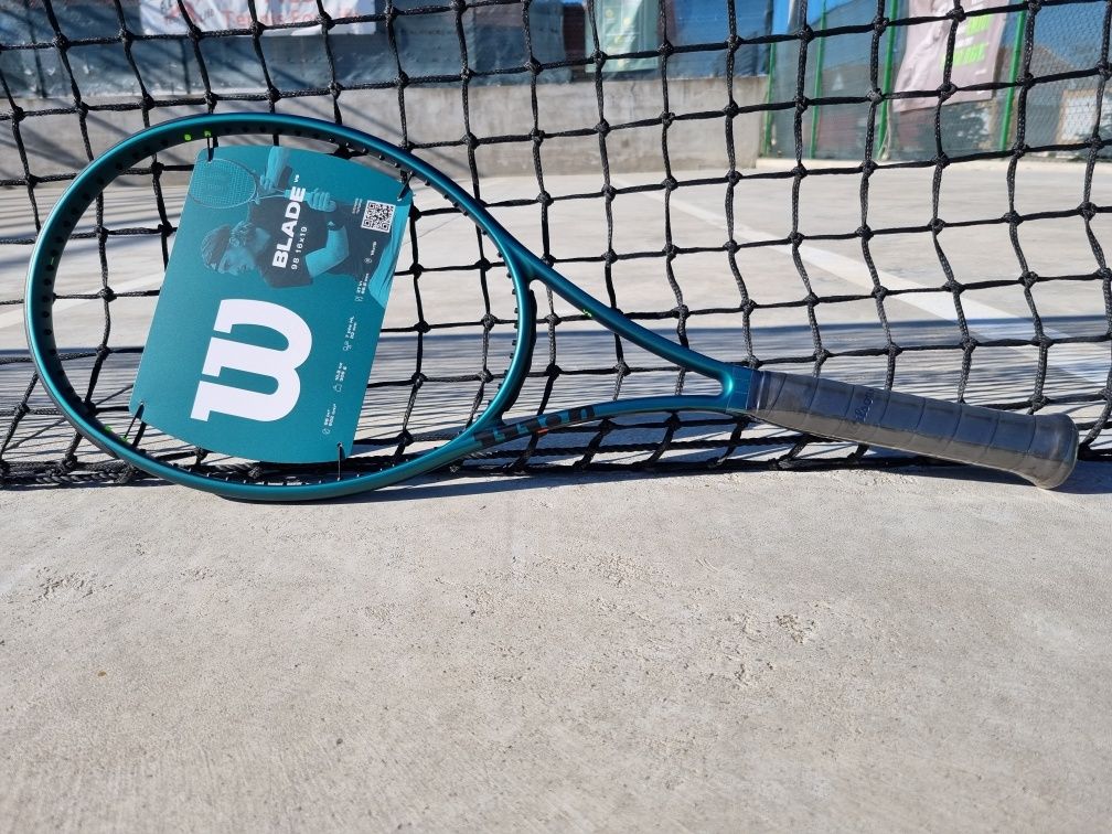 Wilson Blade 98 V9 16x19