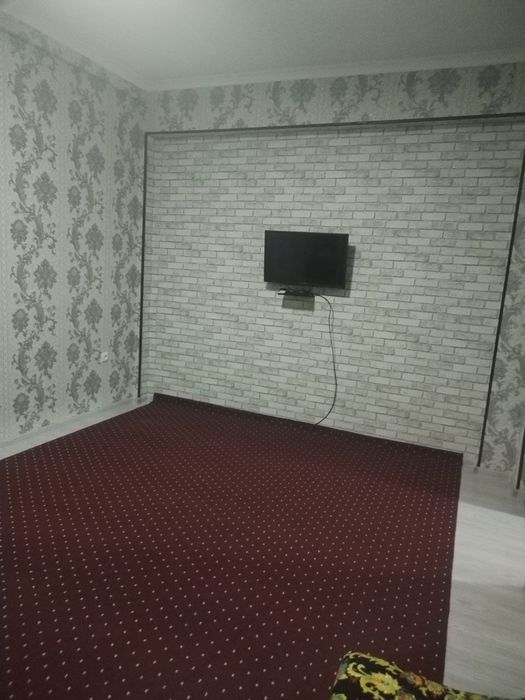 Yashil dunyo bozor oldida  9 etajkani  5 etaj Kvartira sotildi.