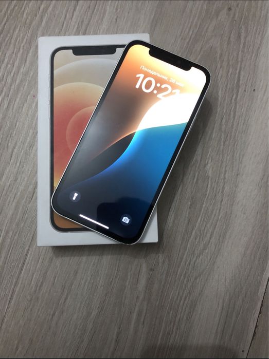 Продам айфон 12 64 гб