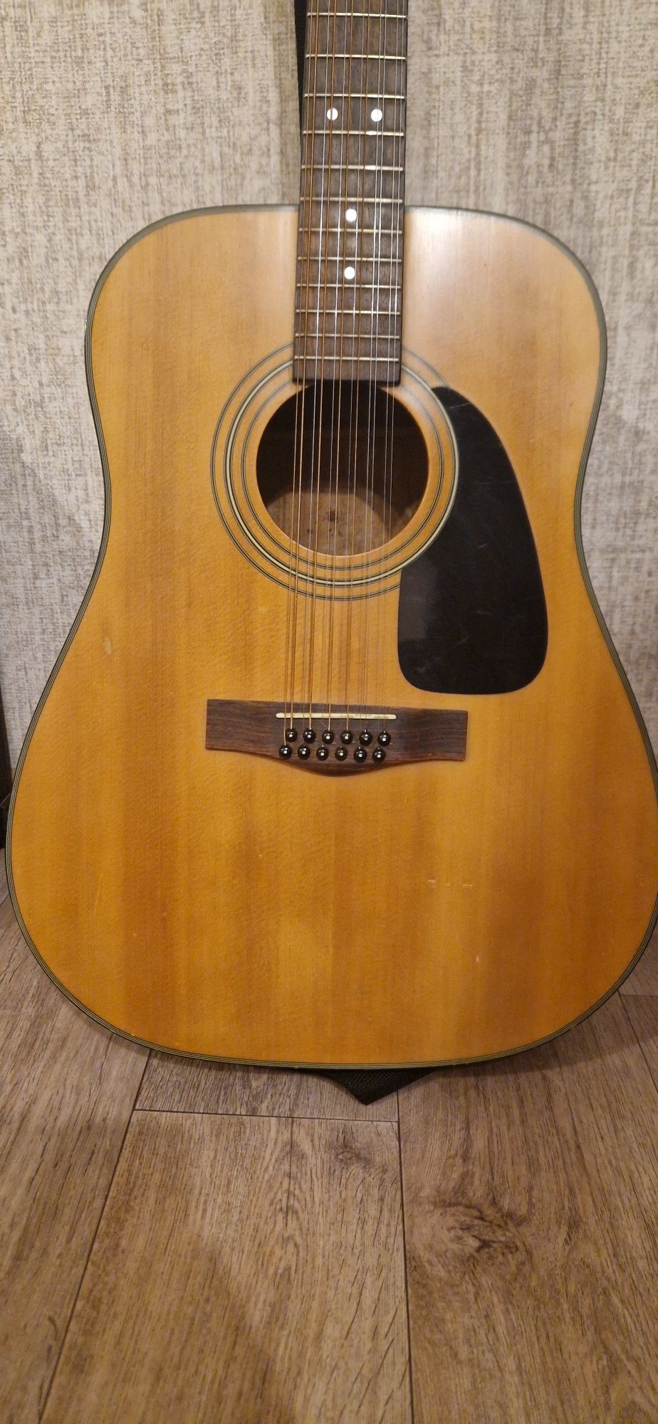 Двенадцатиструнная гитара Fender