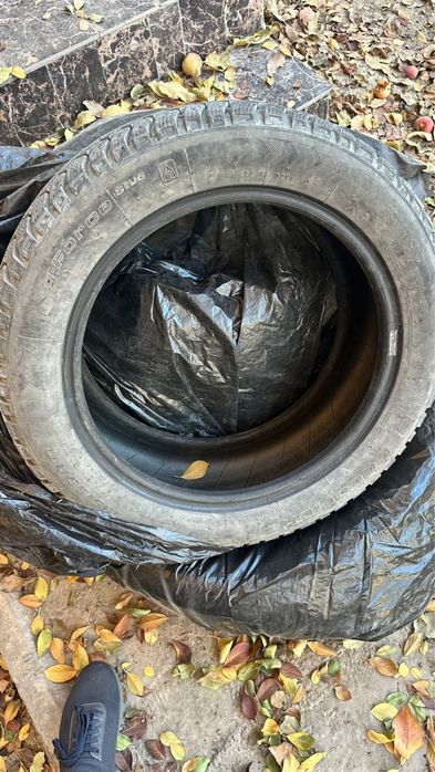 Қыстық шина 215/55/17 жагдайы жаксы , срочно сатылады.