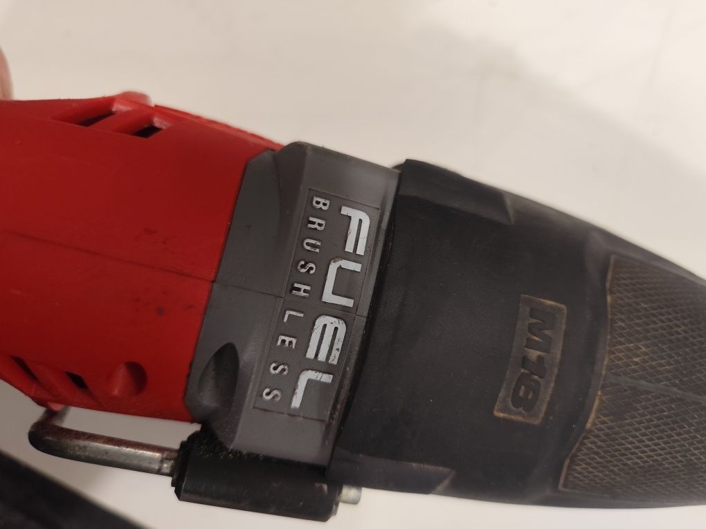Безчетков акумулаторен саблен трион Милуоки Milwaukee M18 CSX + 5Ah