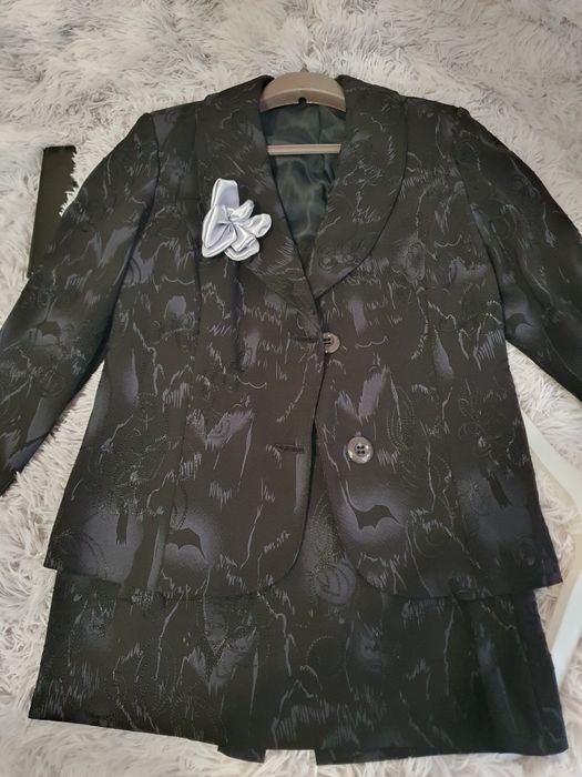 Costum format din sacou și fusta,culoare neagra cu reflecții argintii