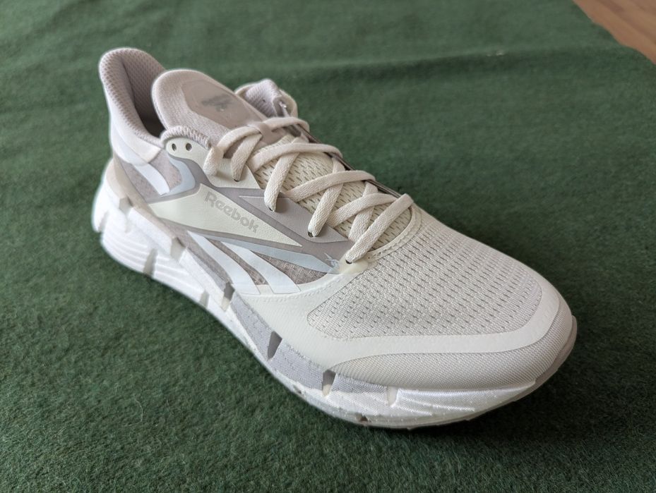 Кроссовки Reebok Floating 42.5 US10