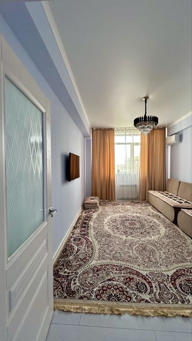 70м/кв 2 бөлмелі пәтер сатылады.Жаңа ремонт,Таза,жылы,кухня 14м/кв