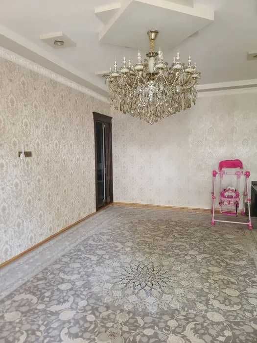 продается дом махалля Ялангач Мирзо Улугбек соток 5 фасад 17м