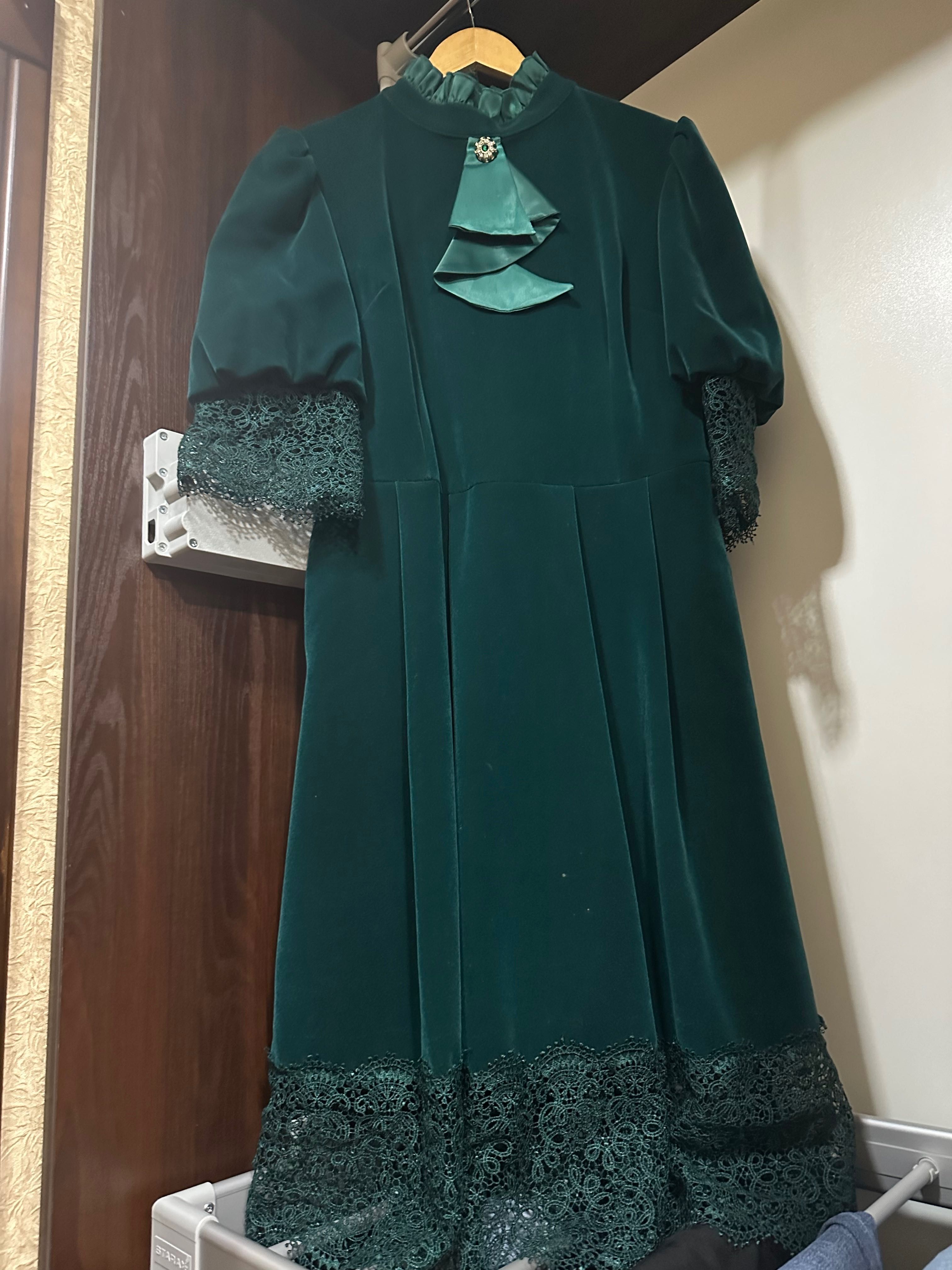 Платье коктейльное из бархата