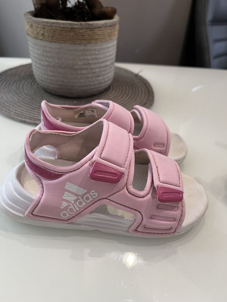 Сандали Adidas и кецове Nike 25 номер