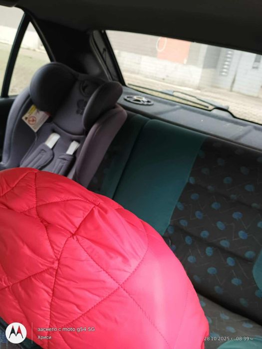 Кола Peugeot 305