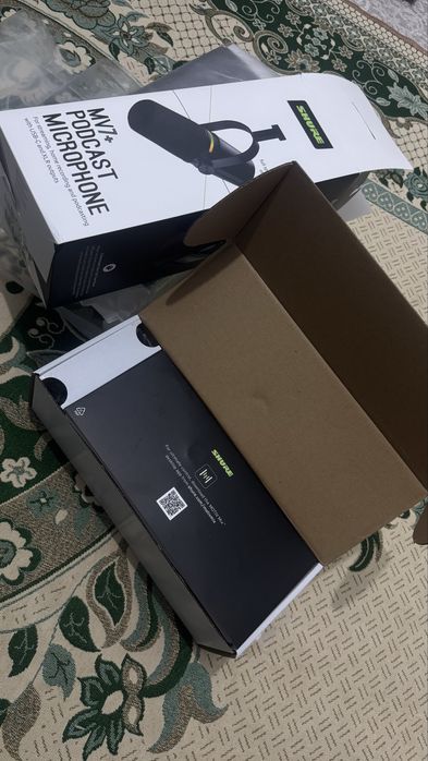 Shure MV7+ подкаст микрофон