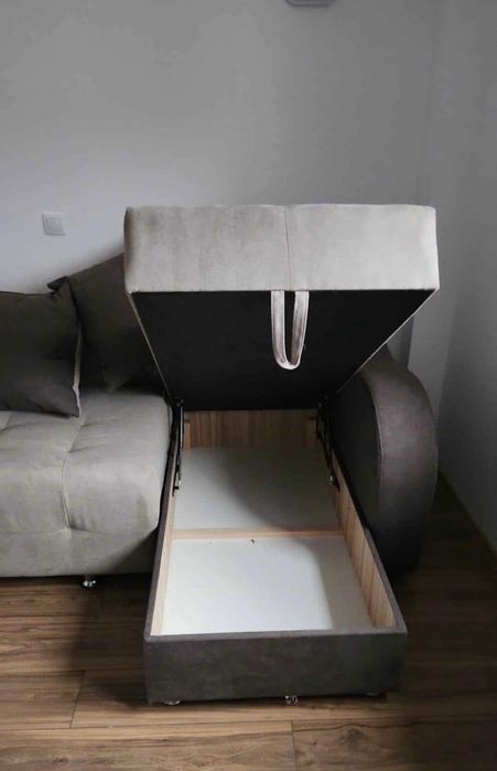 Canapea extenibila cu lada de depozitare