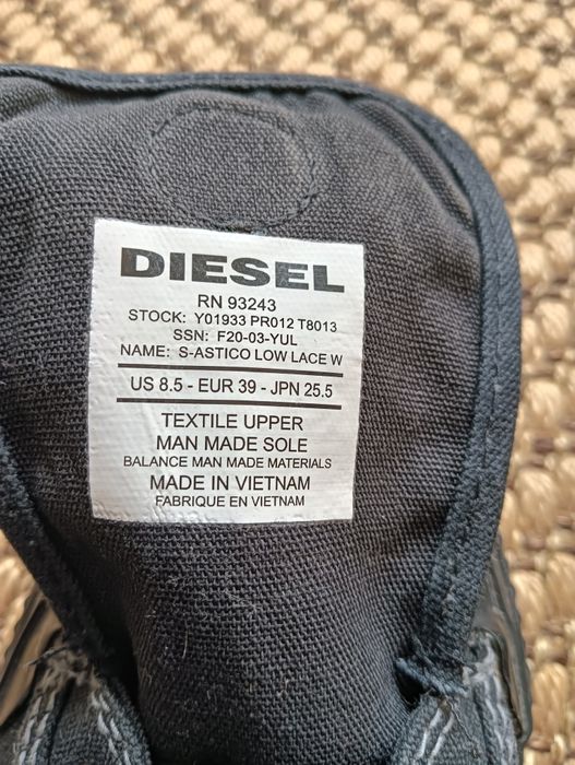 Vând teniși Diesel 39 damă
