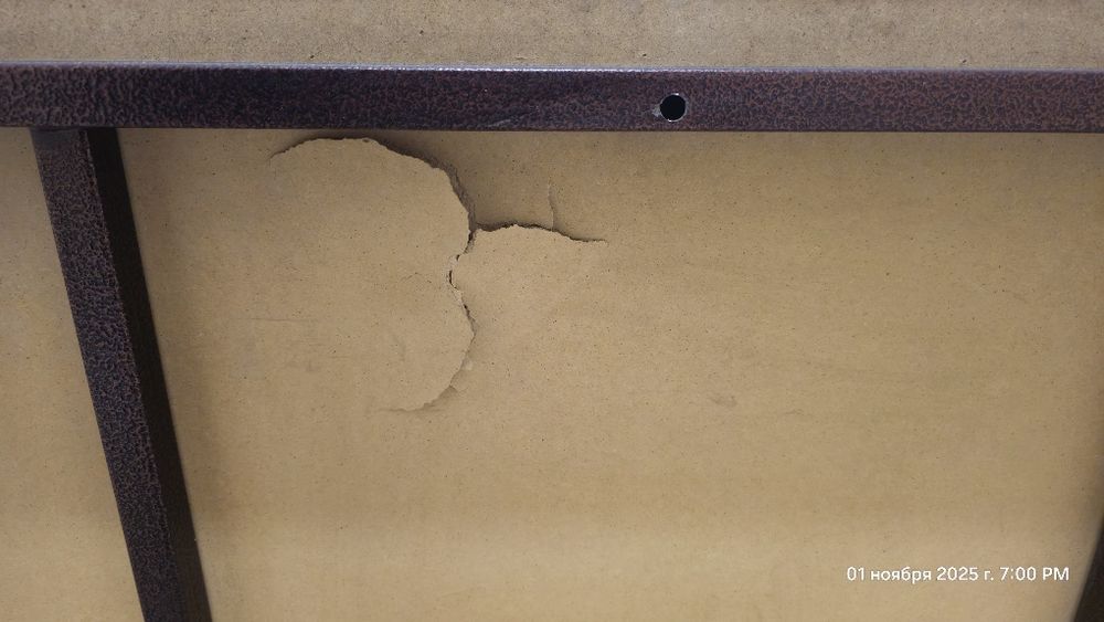 Стол сотилади. Профиль