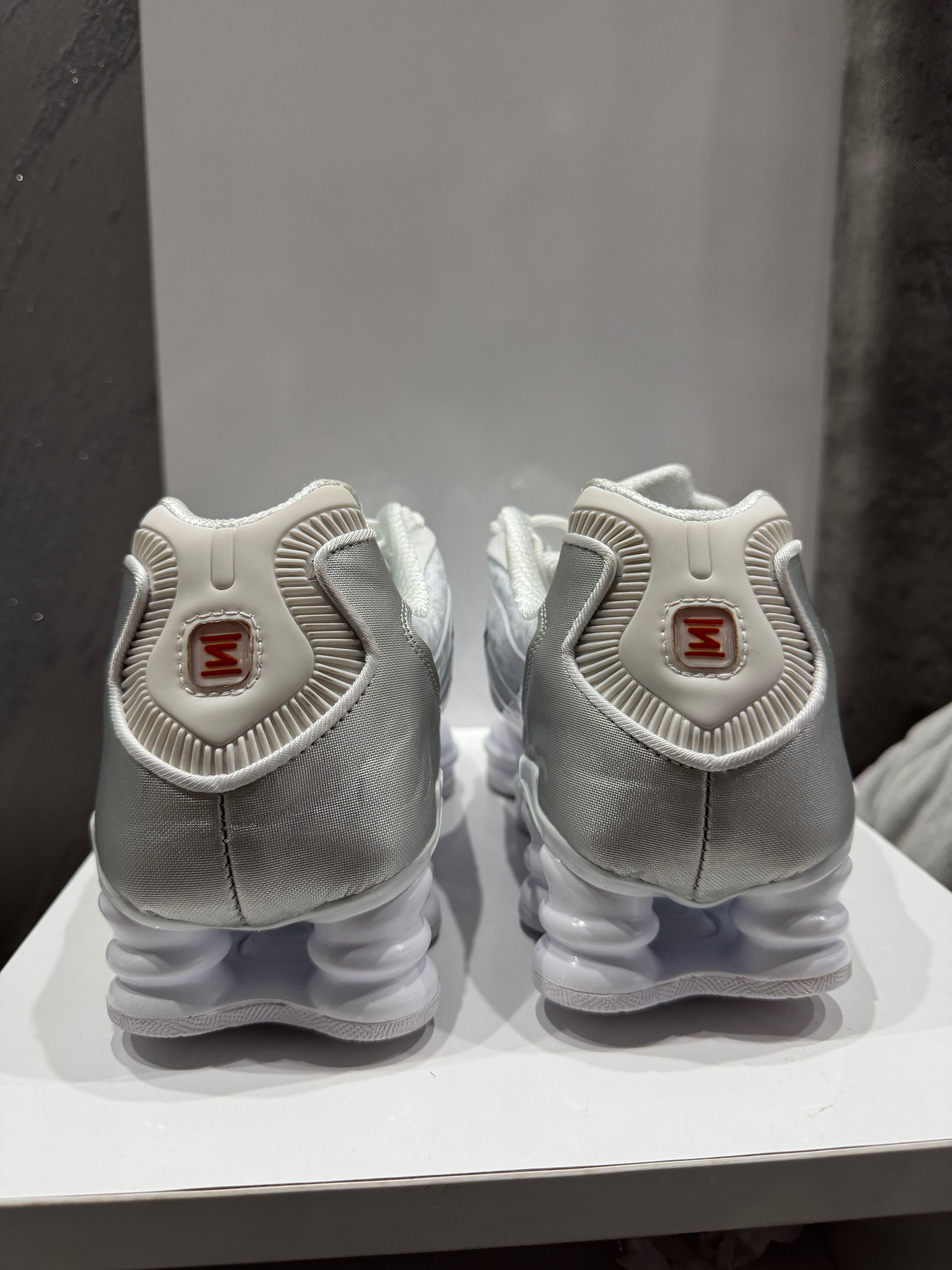 Nike shox tl нови