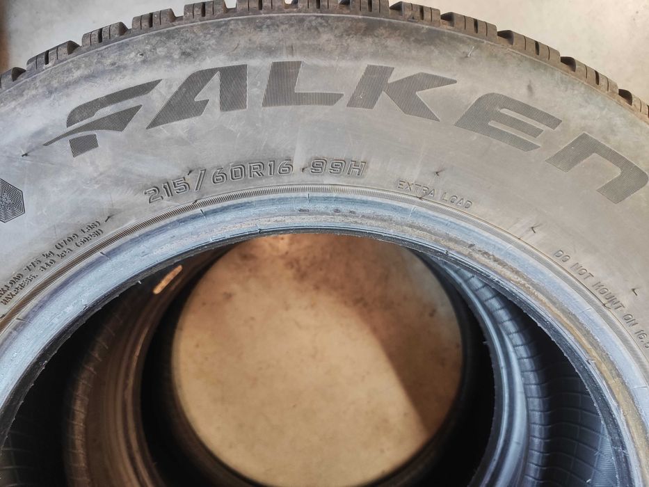 2бр.зимни гуми 215/60/16 Falken