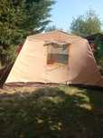 Cort camping cu bețe